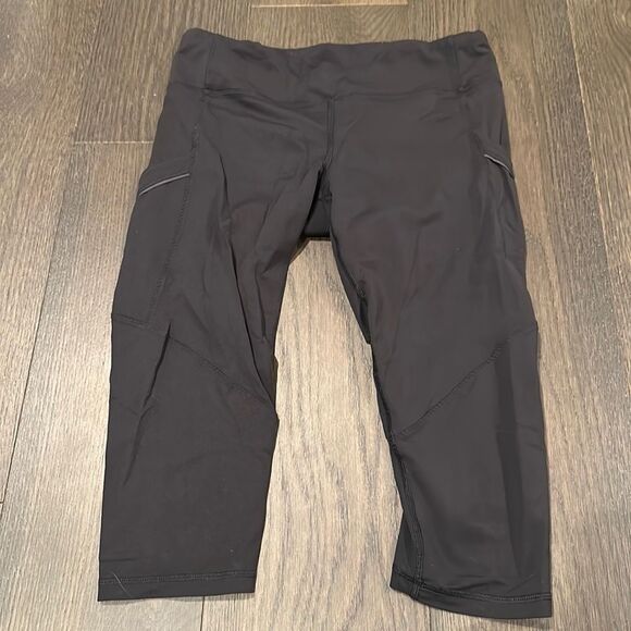 Lululemon Black Cropped Leggings - Size 8 - Picture 2 of 6